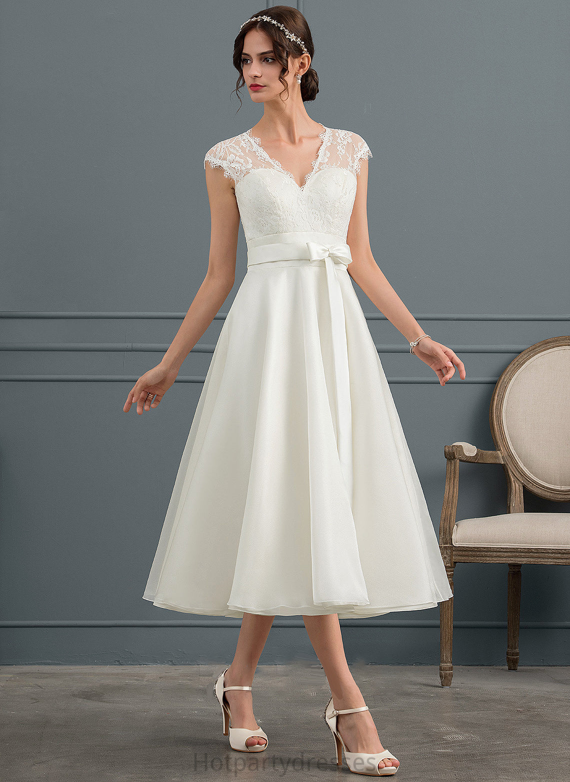 With Rylee Wedding Tea-Length Dress Bow(s) Wedding Dresses A-Line V-neck Satin