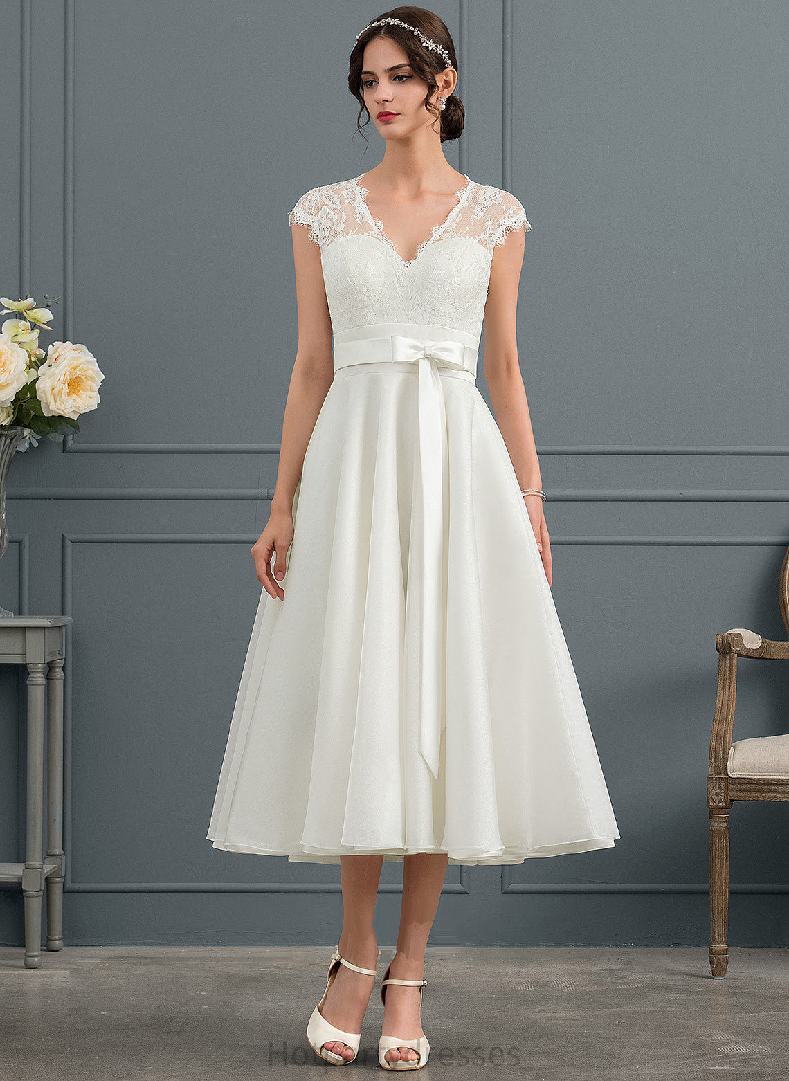 With Rylee Wedding Tea-Length Dress Bow(s) Wedding Dresses A-Line V-neck Satin